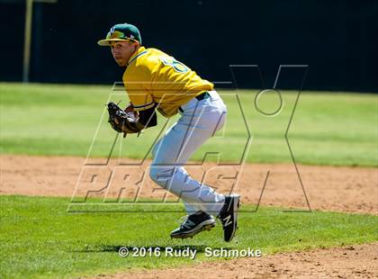 Thumbnail 1 in Highland vs. Narbonne photogallery.