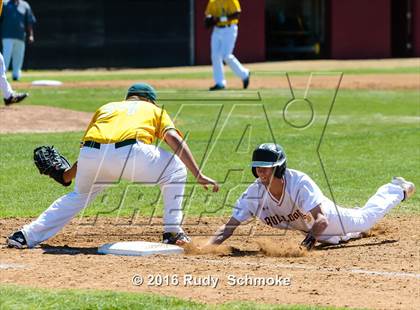 Thumbnail 1 in Highland vs. Narbonne photogallery.