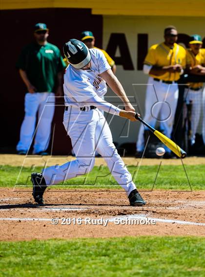 Thumbnail 3 in Highland vs. Narbonne photogallery.