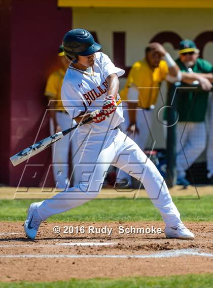 Thumbnail 2 in Highland vs. Narbonne photogallery.
