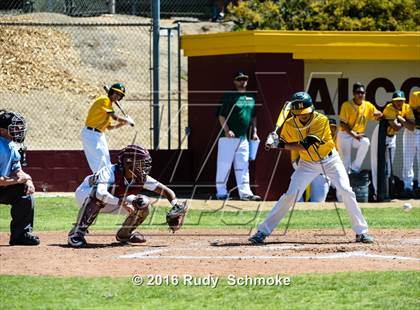 Thumbnail 3 in Highland vs. Narbonne photogallery.