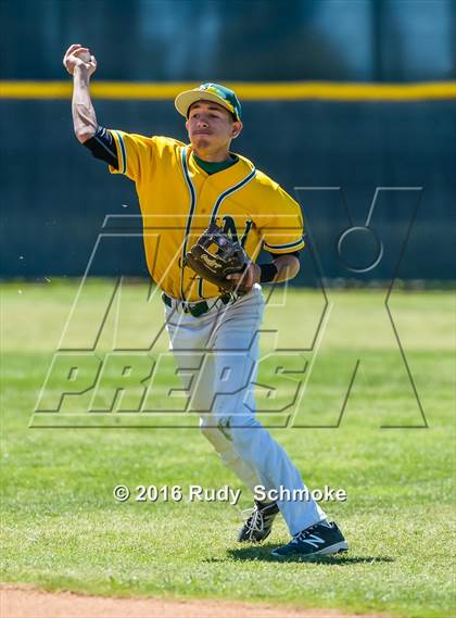 Thumbnail 1 in Highland vs. Narbonne photogallery.