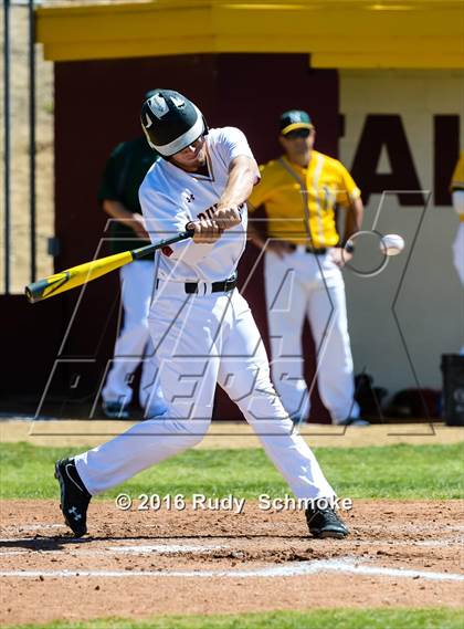 Thumbnail 1 in Highland vs. Narbonne photogallery.