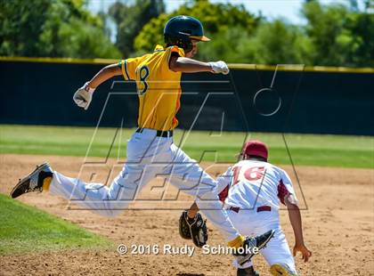 Thumbnail 1 in Highland vs. Narbonne photogallery.