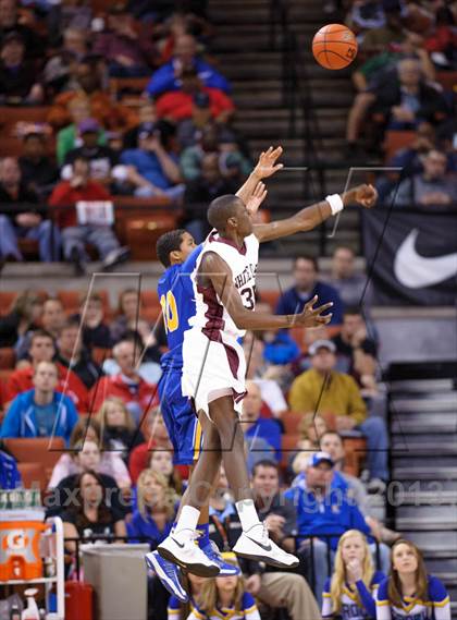 Thumbnail 2 in White Oak vs. Brock (UIL 2A Final) photogallery.