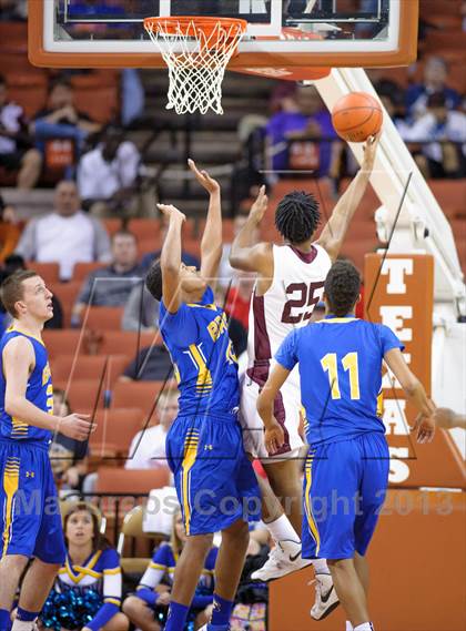 Thumbnail 3 in White Oak vs. Brock (UIL 2A Final) photogallery.