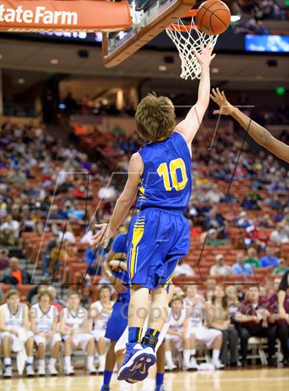 Thumbnail 2 in White Oak vs. Brock (UIL 2A Final) photogallery.