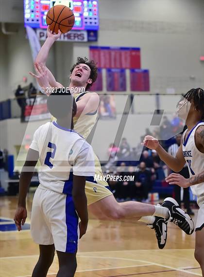 Thumbnail 2 in St. Pius X Catholic vs. Florence photogallery.