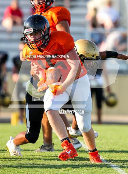 Thumbnail 1 in Tom Bean vs. Whitewright (scrimmage) photogallery.