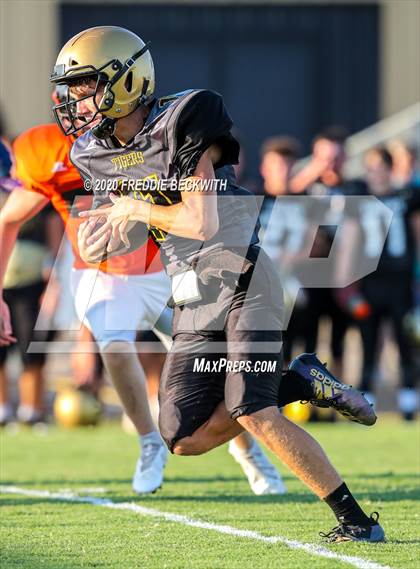 Thumbnail 1 in Tom Bean vs. Whitewright (scrimmage) photogallery.