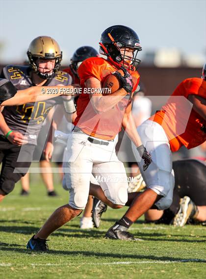 Thumbnail 2 in Tom Bean vs. Whitewright (scrimmage) photogallery.