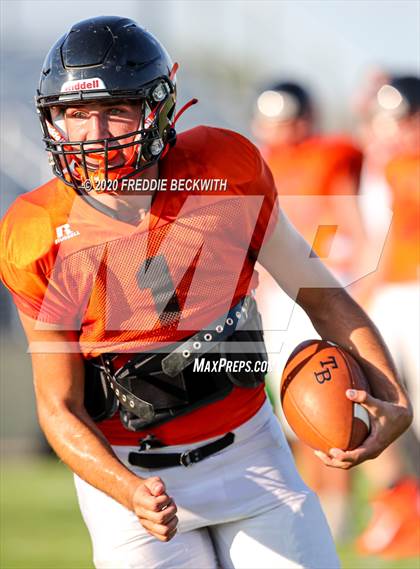 Thumbnail 3 in Tom Bean vs. Whitewright (scrimmage) photogallery.