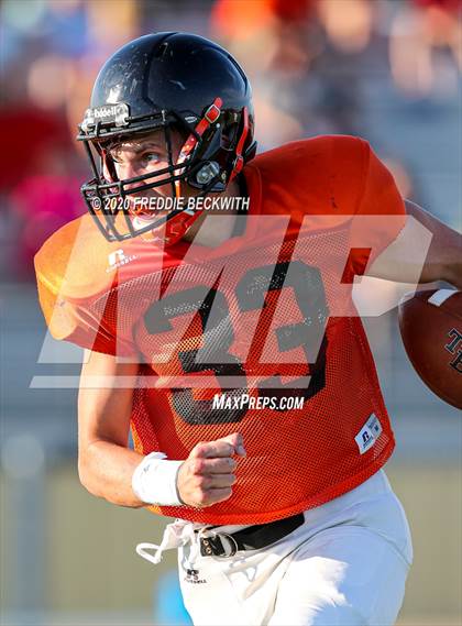 Thumbnail 2 in Tom Bean vs. Whitewright (scrimmage) photogallery.