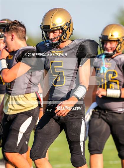 Thumbnail 2 in Tom Bean vs. Whitewright (scrimmage) photogallery.