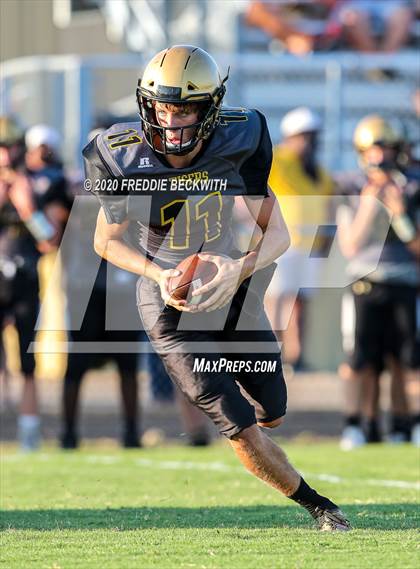 Thumbnail 3 in Tom Bean vs. Whitewright (scrimmage) photogallery.