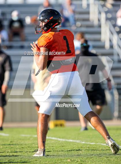 Thumbnail 1 in Tom Bean vs. Whitewright (scrimmage) photogallery.