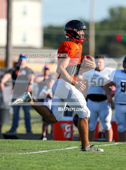 Thumbnail 2 in Tom Bean vs. Whitewright (scrimmage) photogallery.