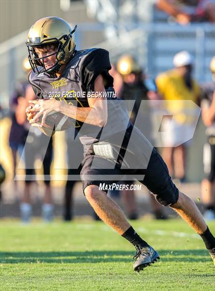 Thumbnail 2 in Tom Bean vs. Whitewright (scrimmage) photogallery.