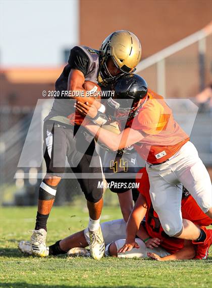 Thumbnail 1 in Tom Bean vs. Whitewright (scrimmage) photogallery.
