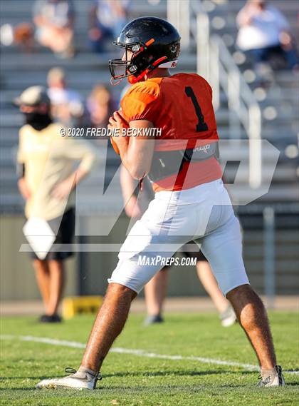 Thumbnail 2 in Tom Bean vs. Whitewright (scrimmage) photogallery.