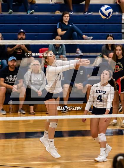 Thumbnail 1 in Steinbrenner vs Bishop McLaughlin Catholic (Bishop McLaughlin JV Tournament) photogallery.