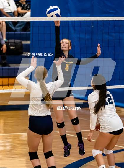 Thumbnail 3 in Steinbrenner vs Bishop McLaughlin Catholic (Bishop McLaughlin JV Tournament) photogallery.