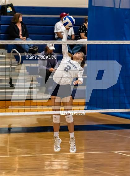 Thumbnail 2 in Steinbrenner vs Bishop McLaughlin Catholic (Bishop McLaughlin JV Tournament) photogallery.