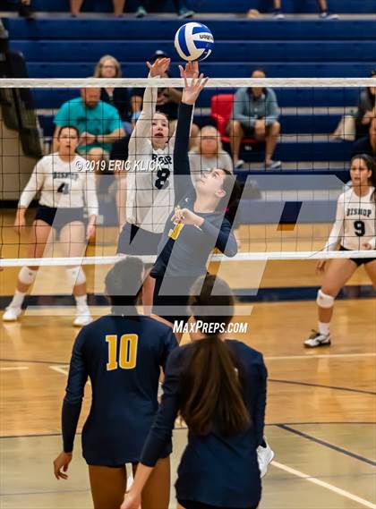Thumbnail 1 in Steinbrenner vs Bishop McLaughlin Catholic (Bishop McLaughlin JV Tournament) photogallery.