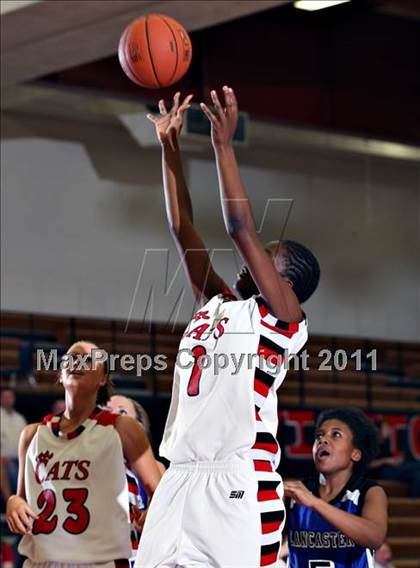 Thumbnail 3 in Knoxville Central vs Lancaster Christian Academy photogallery.