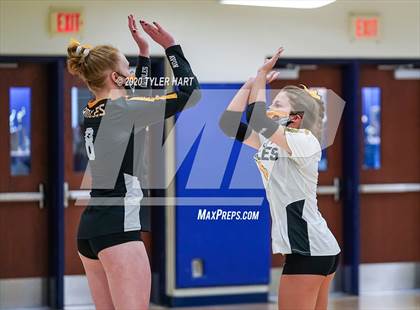 Thumbnail 1 in Plainfield vs. Avon (IHSAA 4A Sectional Semifinal) photogallery.