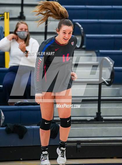 Thumbnail 2 in Plainfield vs. Avon (IHSAA 4A Sectional Semifinal) photogallery.