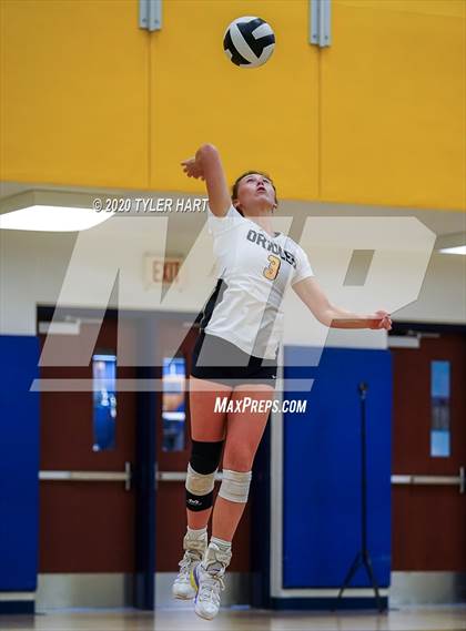Thumbnail 3 in Plainfield vs. Avon (IHSAA 4A Sectional Semifinal) photogallery.