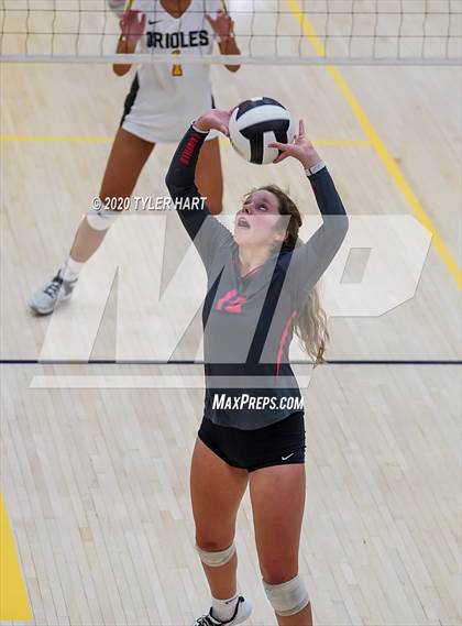 Thumbnail 1 in Plainfield vs. Avon (IHSAA 4A Sectional Semifinal) photogallery.