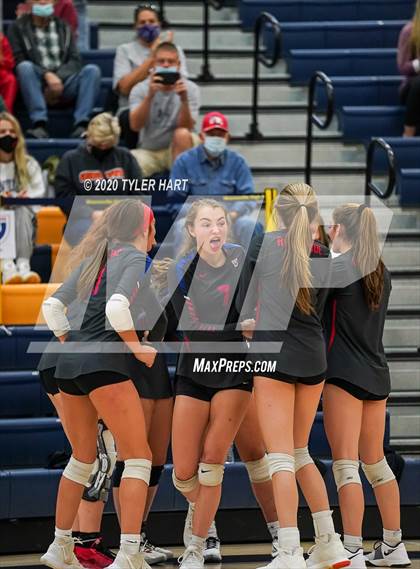 Thumbnail 2 in Plainfield vs. Avon (IHSAA 4A Sectional Semifinal) photogallery.
