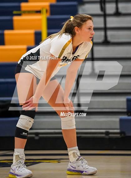 Thumbnail 1 in Plainfield vs. Avon (IHSAA 4A Sectional Semifinal) photogallery.