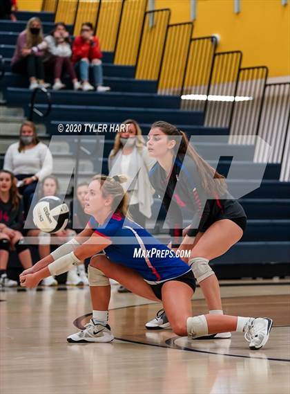 Thumbnail 3 in Plainfield vs. Avon (IHSAA 4A Sectional Semifinal) photogallery.