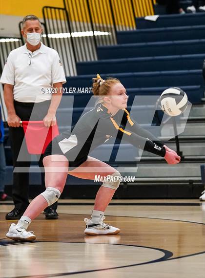 Thumbnail 3 in Plainfield vs. Avon (IHSAA 4A Sectional Semifinal) photogallery.