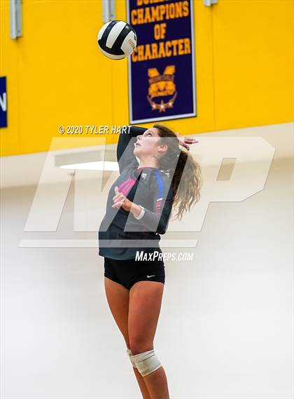 Thumbnail 3 in Plainfield vs. Avon (IHSAA 4A Sectional Semifinal) photogallery.