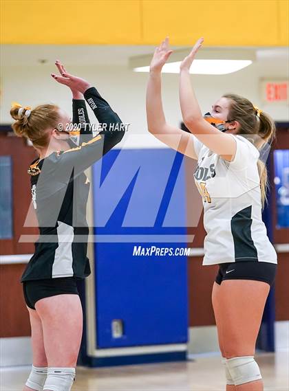 Thumbnail 2 in Plainfield vs. Avon (IHSAA 4A Sectional Semifinal) photogallery.