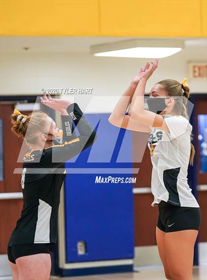 Thumbnail 3 in Plainfield vs. Avon (IHSAA 4A Sectional Semifinal) photogallery.