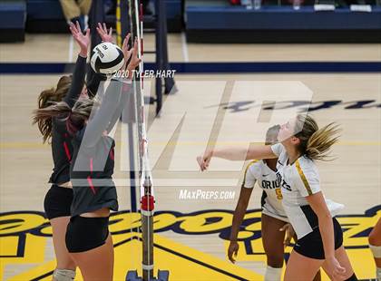 Thumbnail 1 in Plainfield vs. Avon (IHSAA 4A Sectional Semifinal) photogallery.