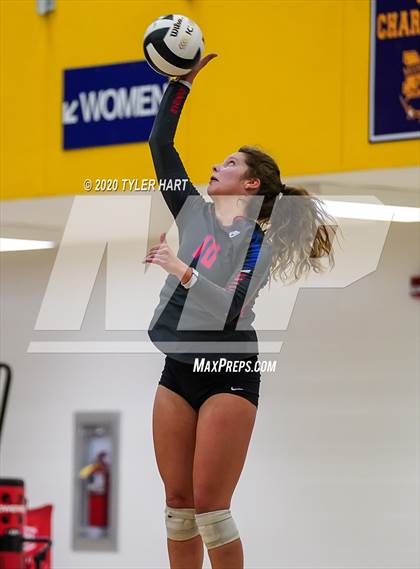 Thumbnail 2 in Plainfield vs. Avon (IHSAA 4A Sectional Semifinal) photogallery.