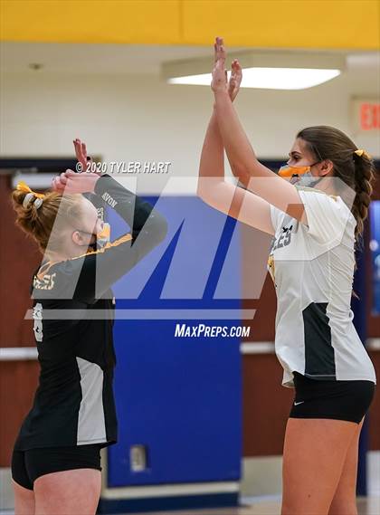 Thumbnail 2 in Plainfield vs. Avon (IHSAA 4A Sectional Semifinal) photogallery.