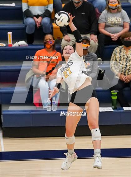 Thumbnail 2 in Plainfield vs. Avon (IHSAA 4A Sectional Semifinal) photogallery.