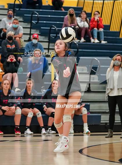 Thumbnail 2 in Plainfield vs. Avon (IHSAA 4A Sectional Semifinal) photogallery.