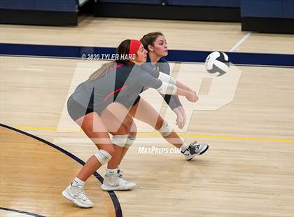 Thumbnail 3 in Plainfield vs. Avon (IHSAA 4A Sectional Semifinal) photogallery.
