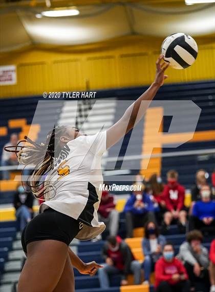 Thumbnail 3 in Plainfield vs. Avon (IHSAA 4A Sectional Semifinal) photogallery.