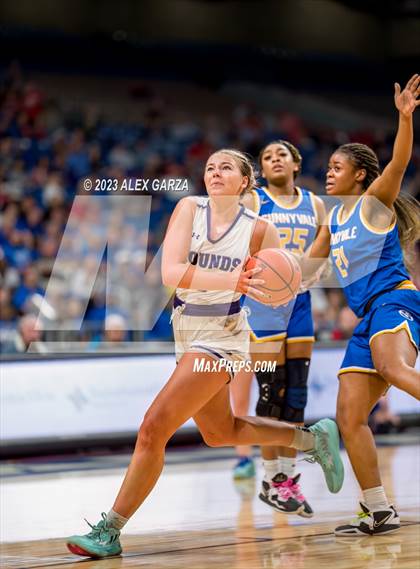 Thumbnail 3 in Boerne vs Sunnyvale (UIL 4A Basketball Semifinal) photogallery.