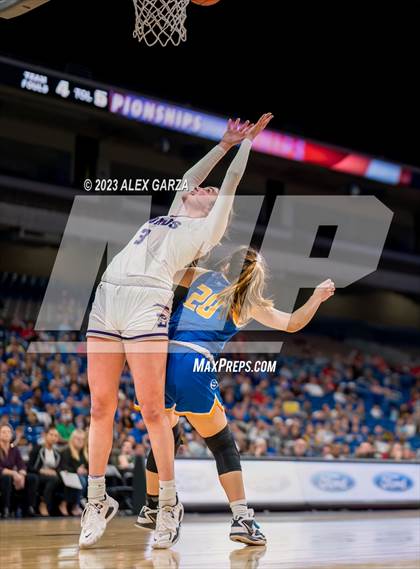 Thumbnail 2 in Boerne vs Sunnyvale (UIL 4A Basketball Semifinal) photogallery.
