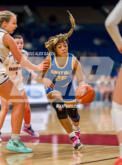 Thumbnail 2 in Boerne vs Sunnyvale (UIL 4A Basketball Semifinal) photogallery.
